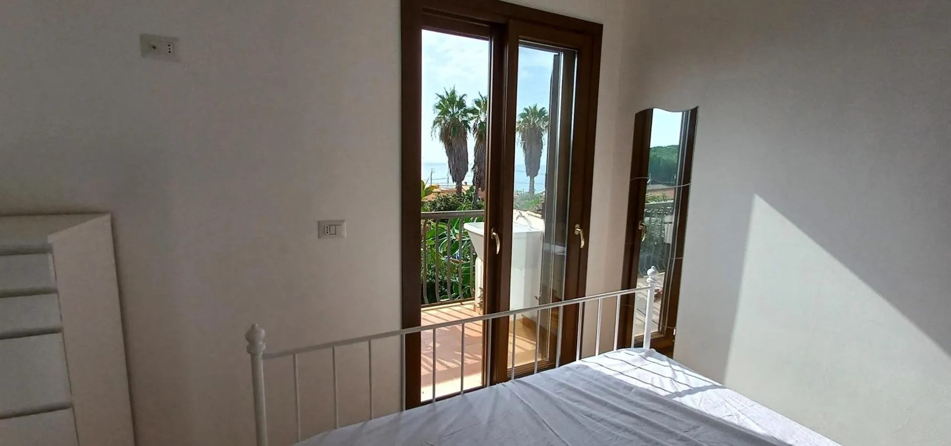 Appartamentino In Villa A 2 Passi Dal Mare Fontane Bianche Appartement